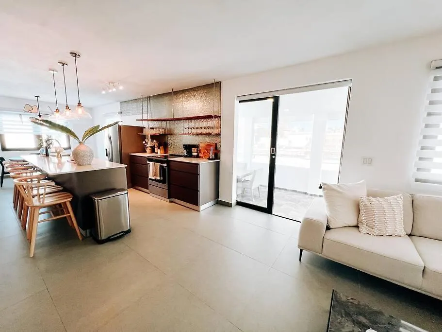 Апартаменты Casa Loba 2 Spacious And Comfy Ocean Park House Сан-Хуан Пуэрто-Рико